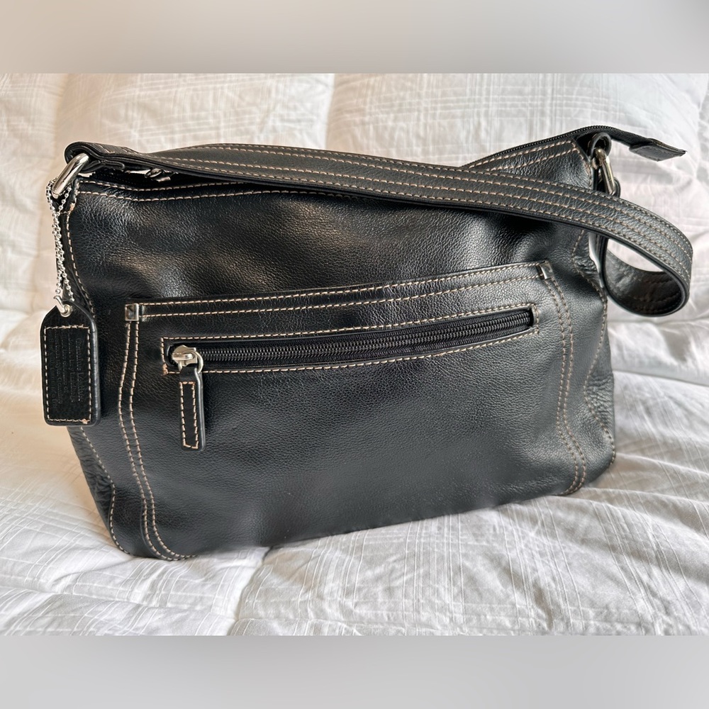 St. John’s Bay handbag!

Timeless, black, soft leather!